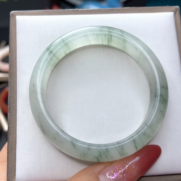 石英质玉手镯未镶嵌彼*花