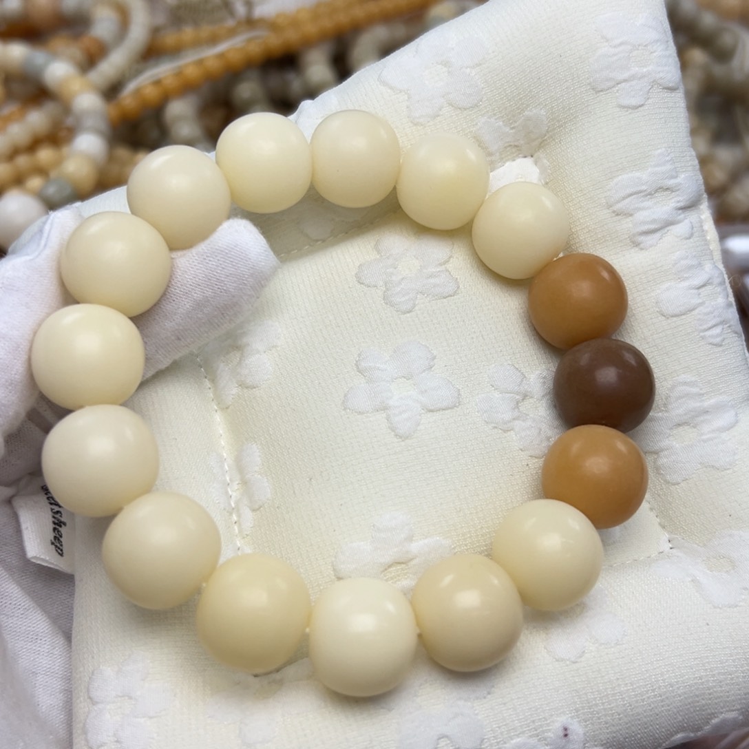 吊坠菩提根/象牙果17微瑕特价750