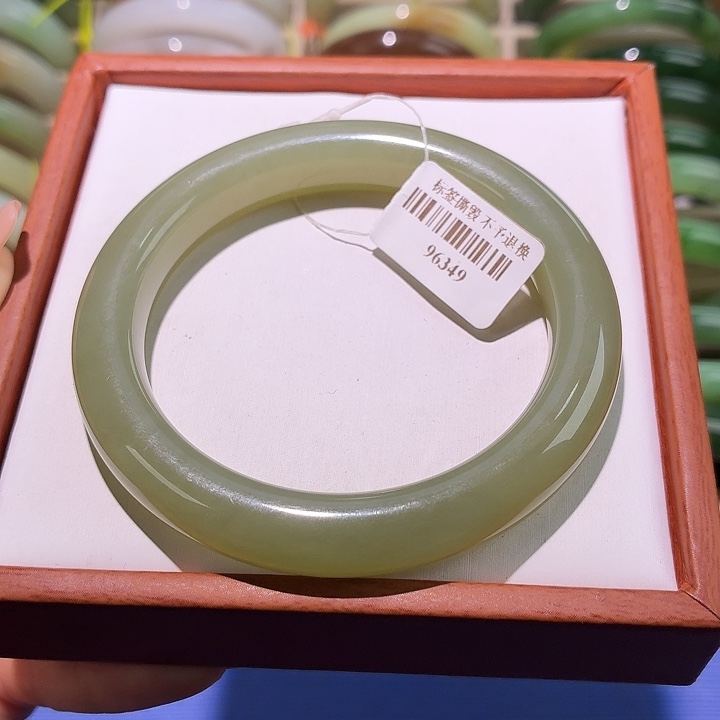 和田玉未镶嵌手镯湖水绿57.3