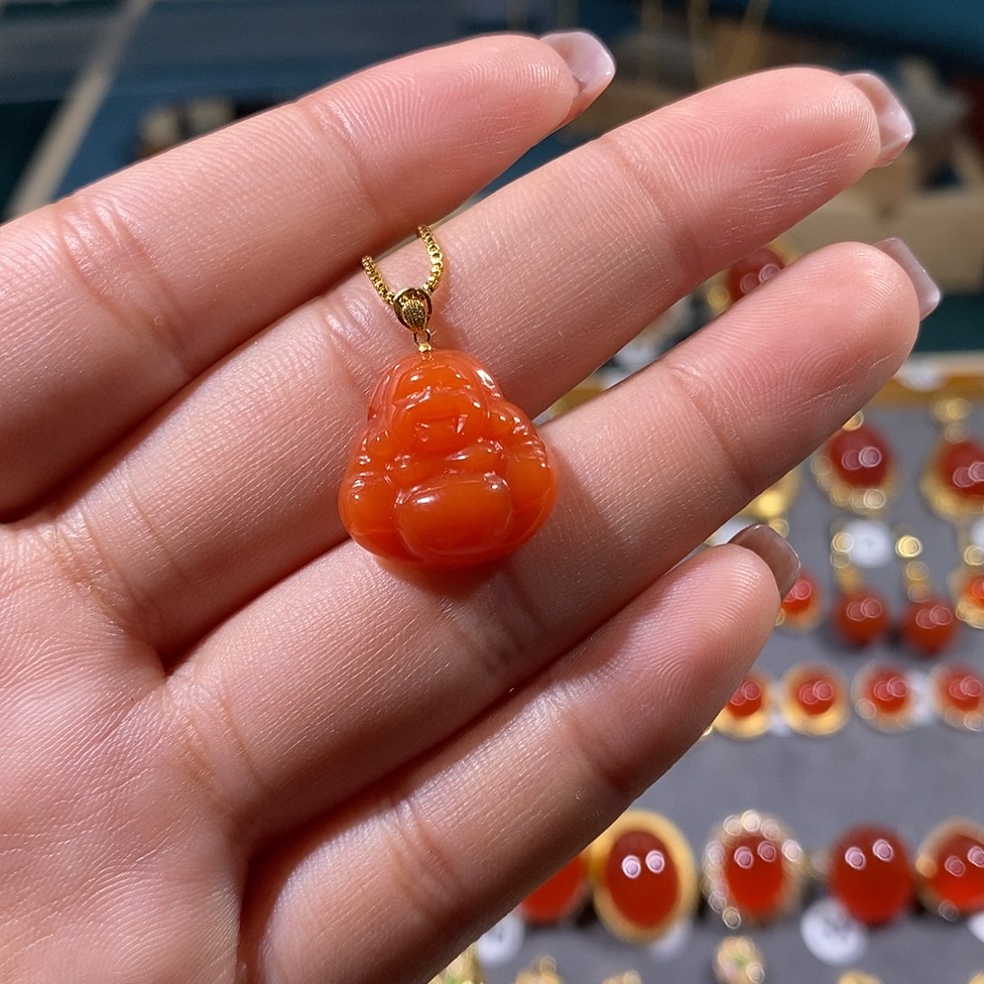 南红玛瑙颈饰18K金镶嵌