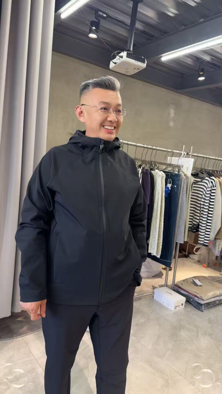 【一吨她娘专属】25秋冬户外高端男士压胶软壳冲锋衣加绒外套7781