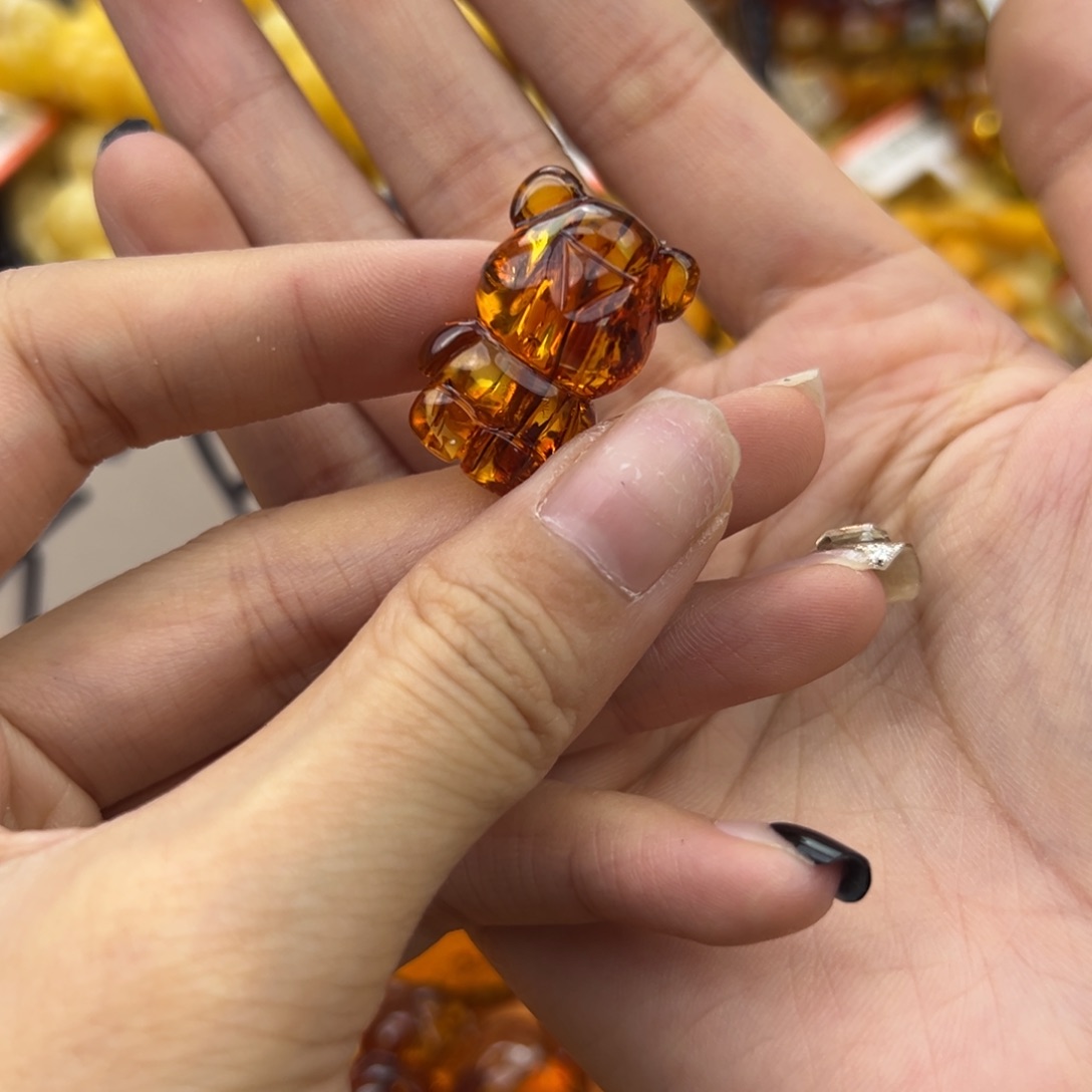 琥珀珠宝奇石未镶嵌