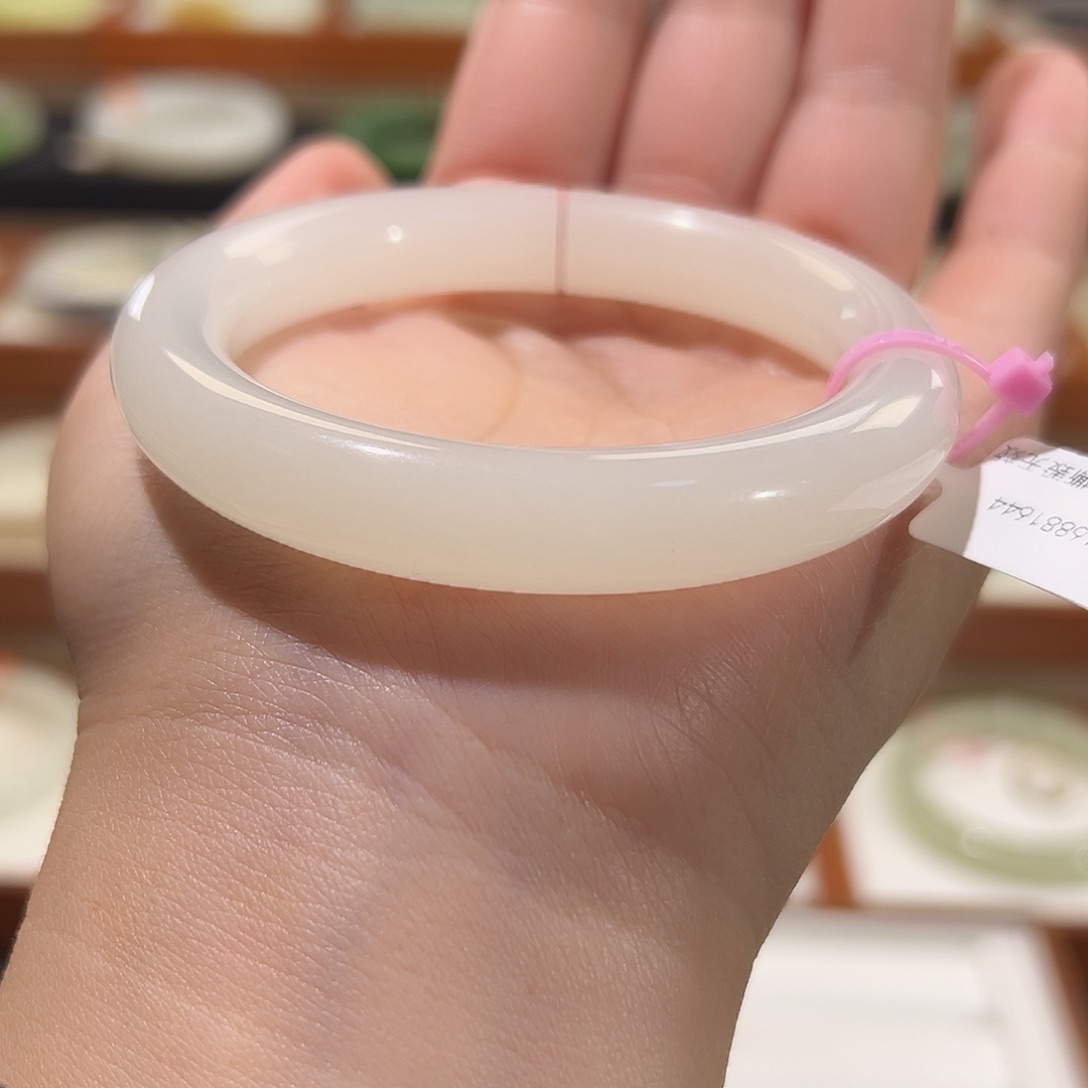 和田玉手镯未镶嵌高冰暖白白玉圆条