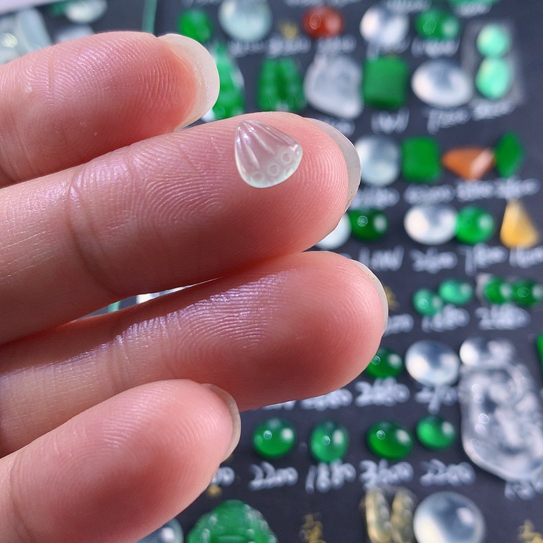 【闪购商品】翡翠颈饰未镶嵌天然翡翠高冰莲蓬