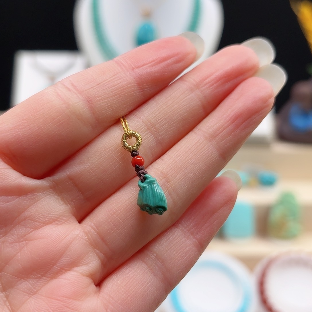 绿松石配饰未镶嵌