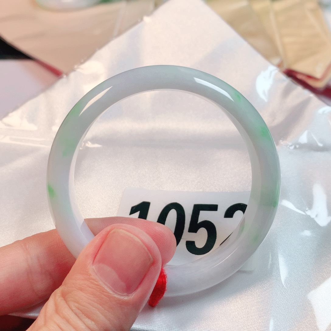 翡翠手镯未镶嵌翡翠手镯1052