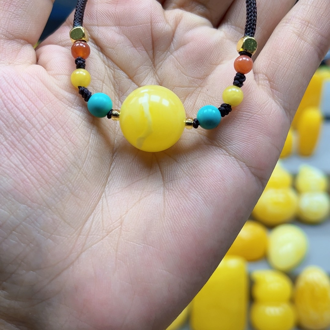 蜜蜡未镶嵌珠宝奇石