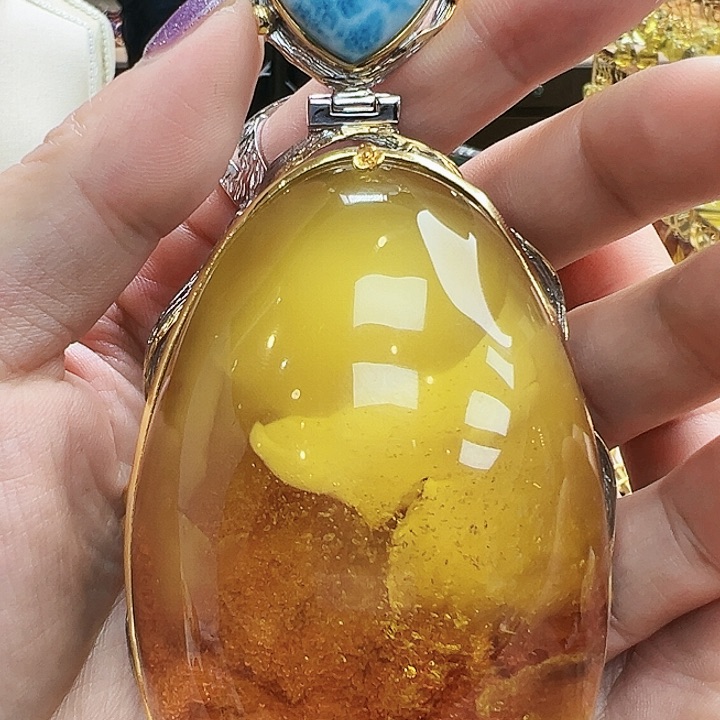 琥珀未镶嵌珠宝奇石