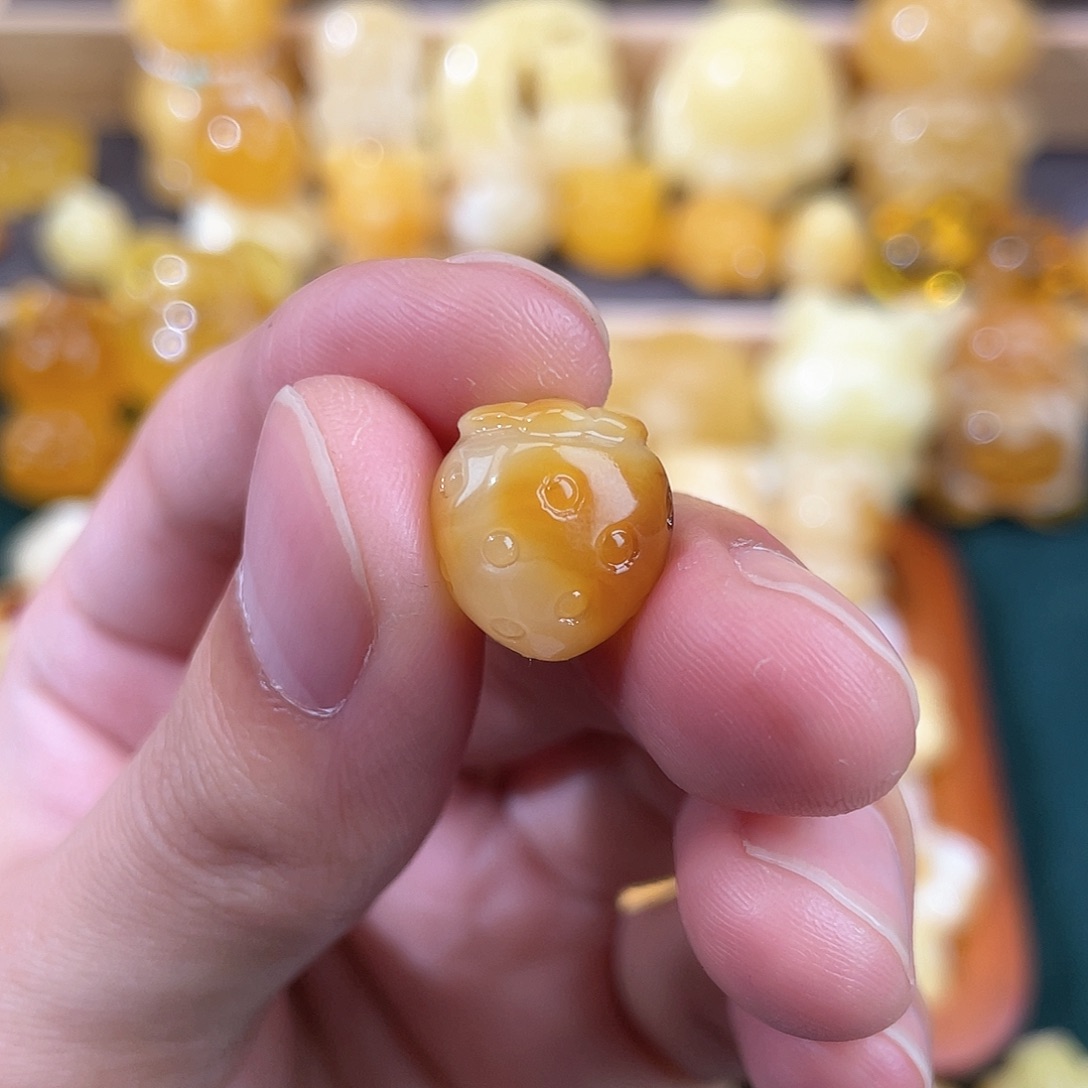 琥珀裸石未镶嵌蜜蜡