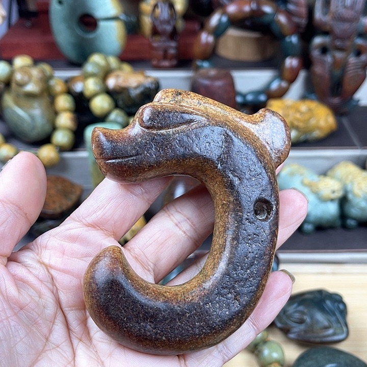 岫岩河磨玉（透闪石质玉）把件未镶嵌