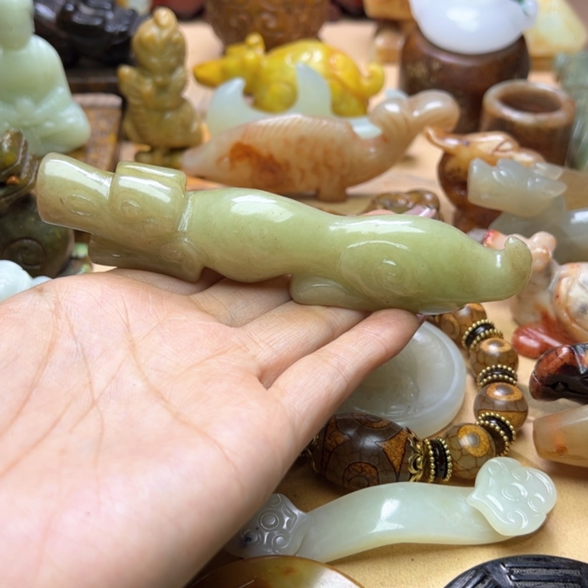 【闪购商品】蛇纹石玉颈饰未镶嵌