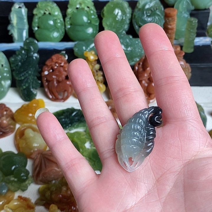 未镶嵌蛇纹石玉颈饰