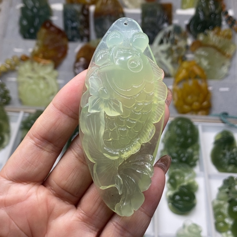 【闪购商品】蛇纹石玉颈饰未镶嵌