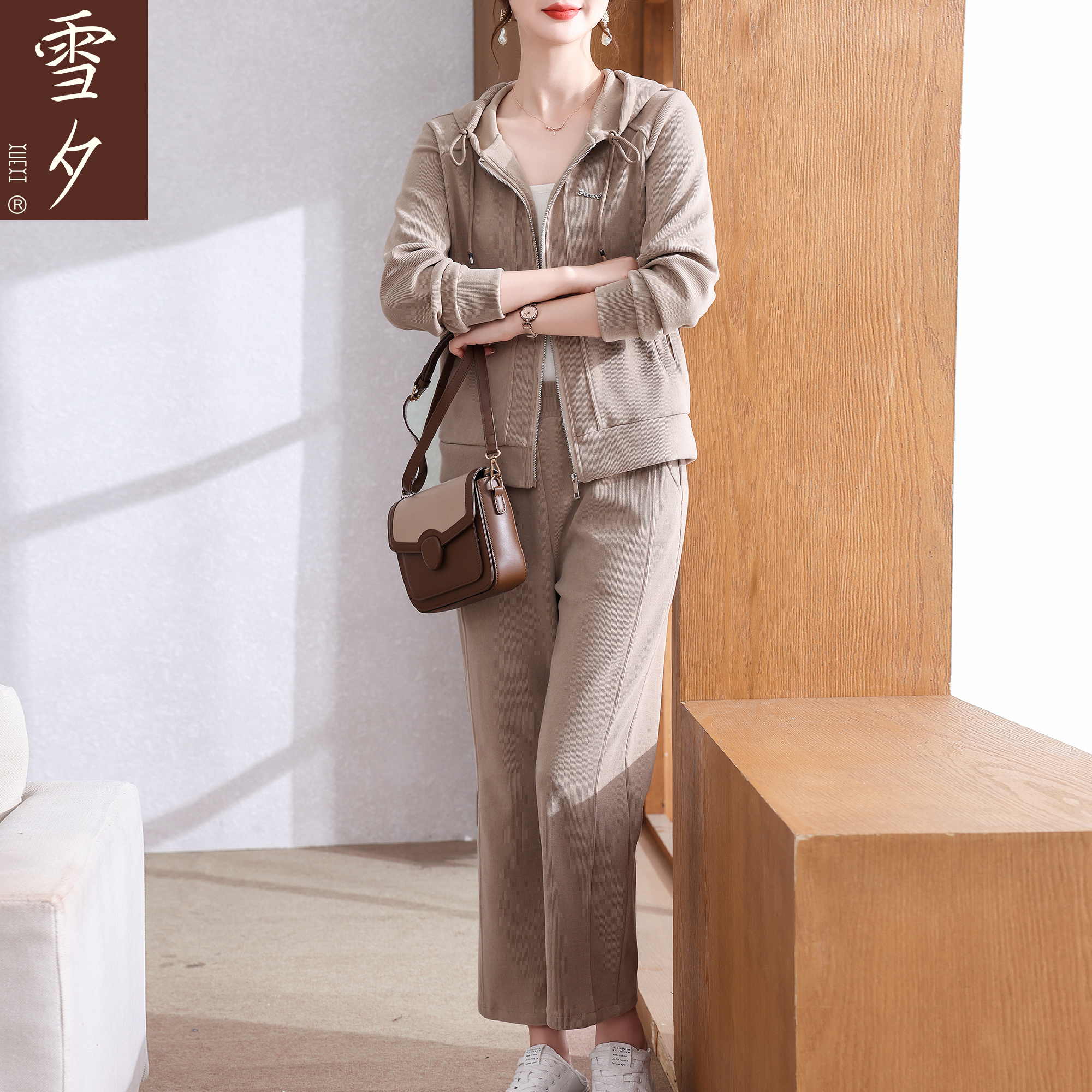 妈妈秋装休闲套装开衫外套2025新款中老年女装洋气上衣两件套50岁