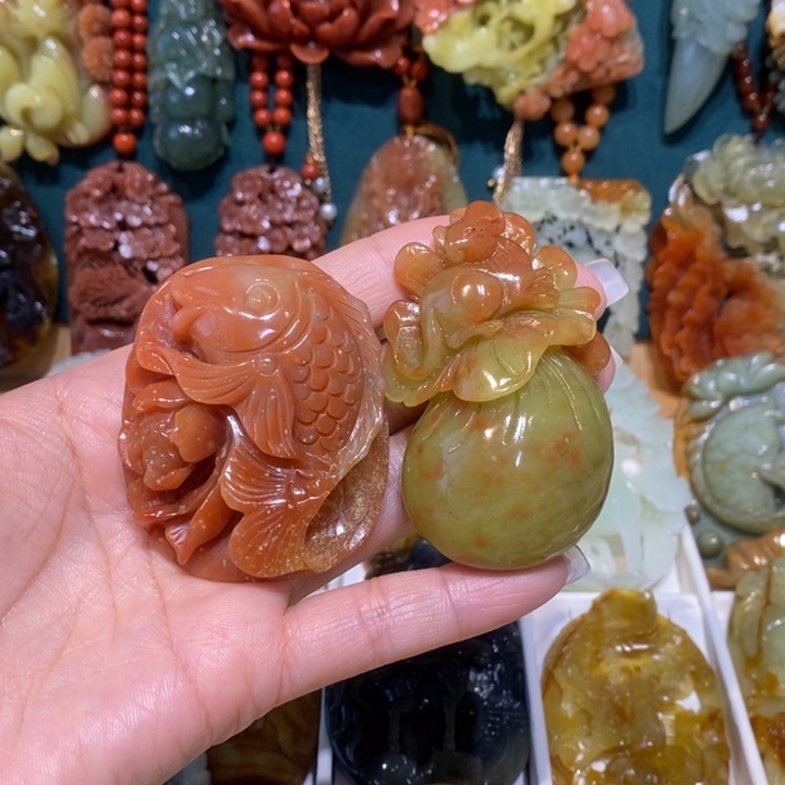 用***5蛇纹石玉未镶嵌颈饰