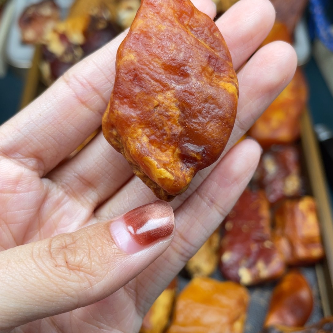 琥珀未镶嵌珠宝奇石