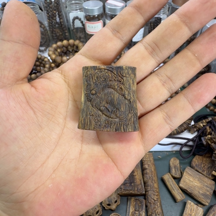 唐***唐沉香沉香碎屑奇楠沉香原材料定制雕刻观音面1个