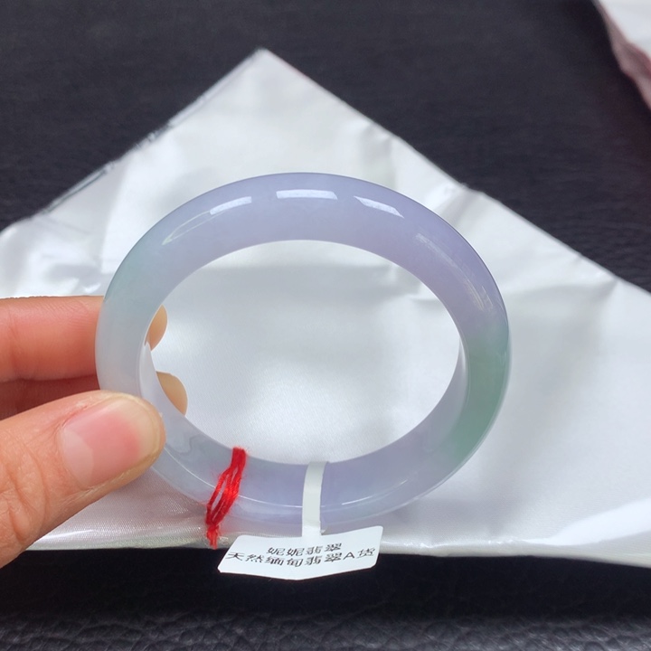 翡翠手镯未镶嵌51圈