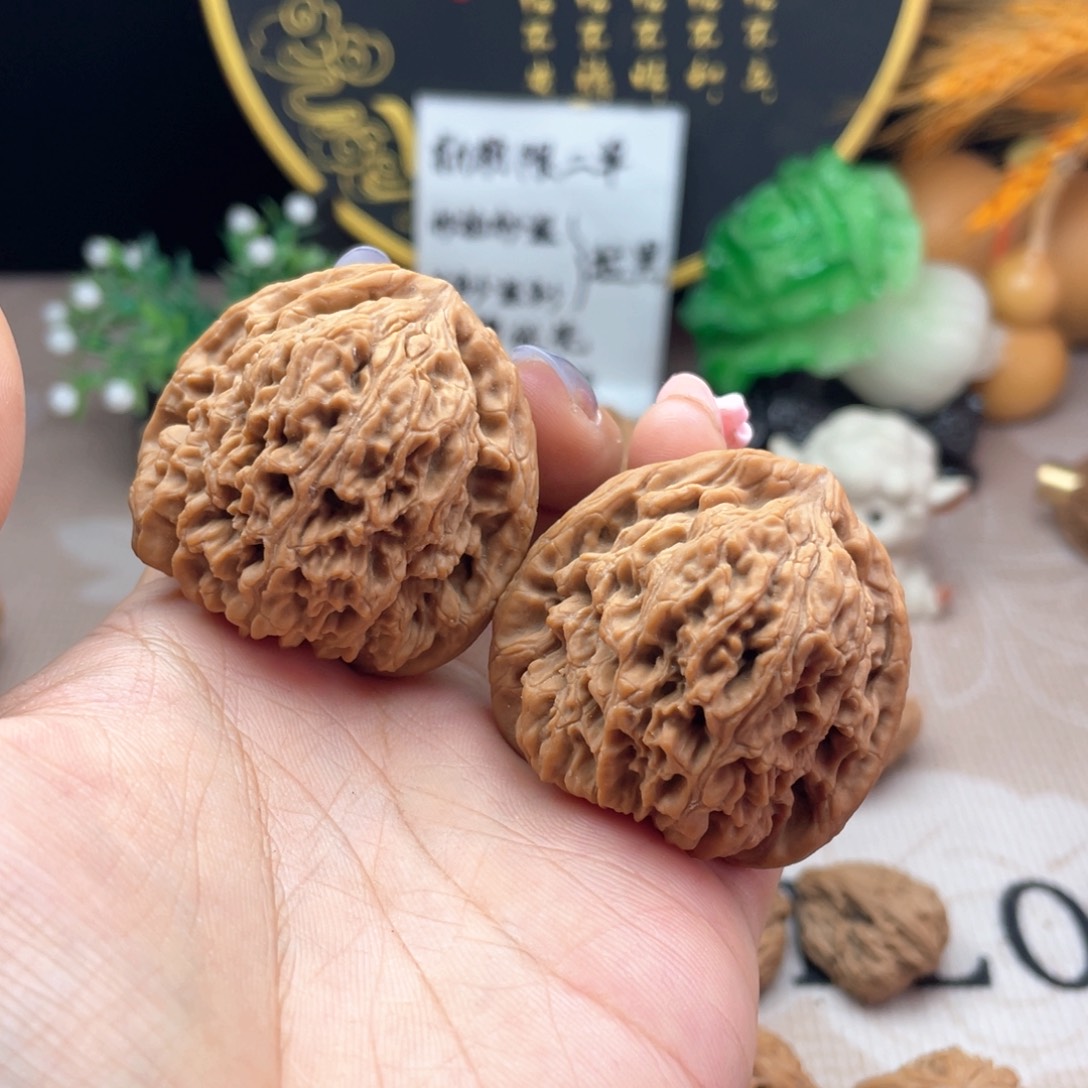 敖***何吊坠文玩核桃涿鹿南疆