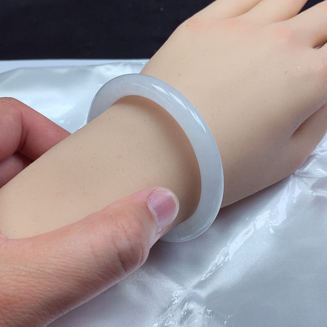 翡翠手镯未镶嵌53圆条