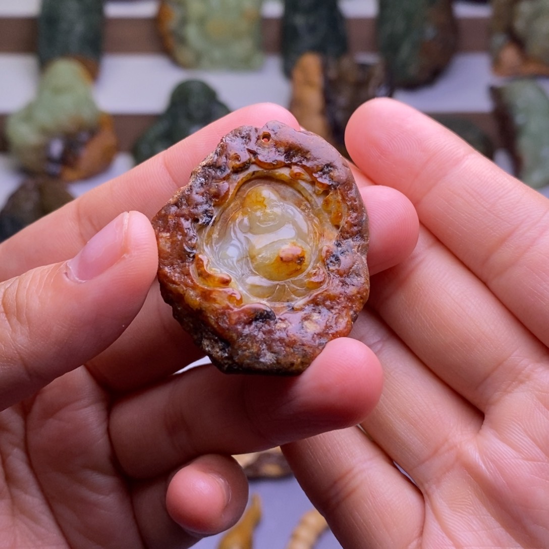 岫岩河磨玉（透闪石质玉）未镶嵌挂件青**哥