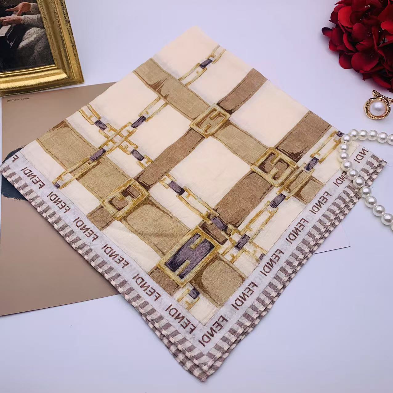 99新 FENDI/芬迪 海囤/芬迪/丝巾/yy05145