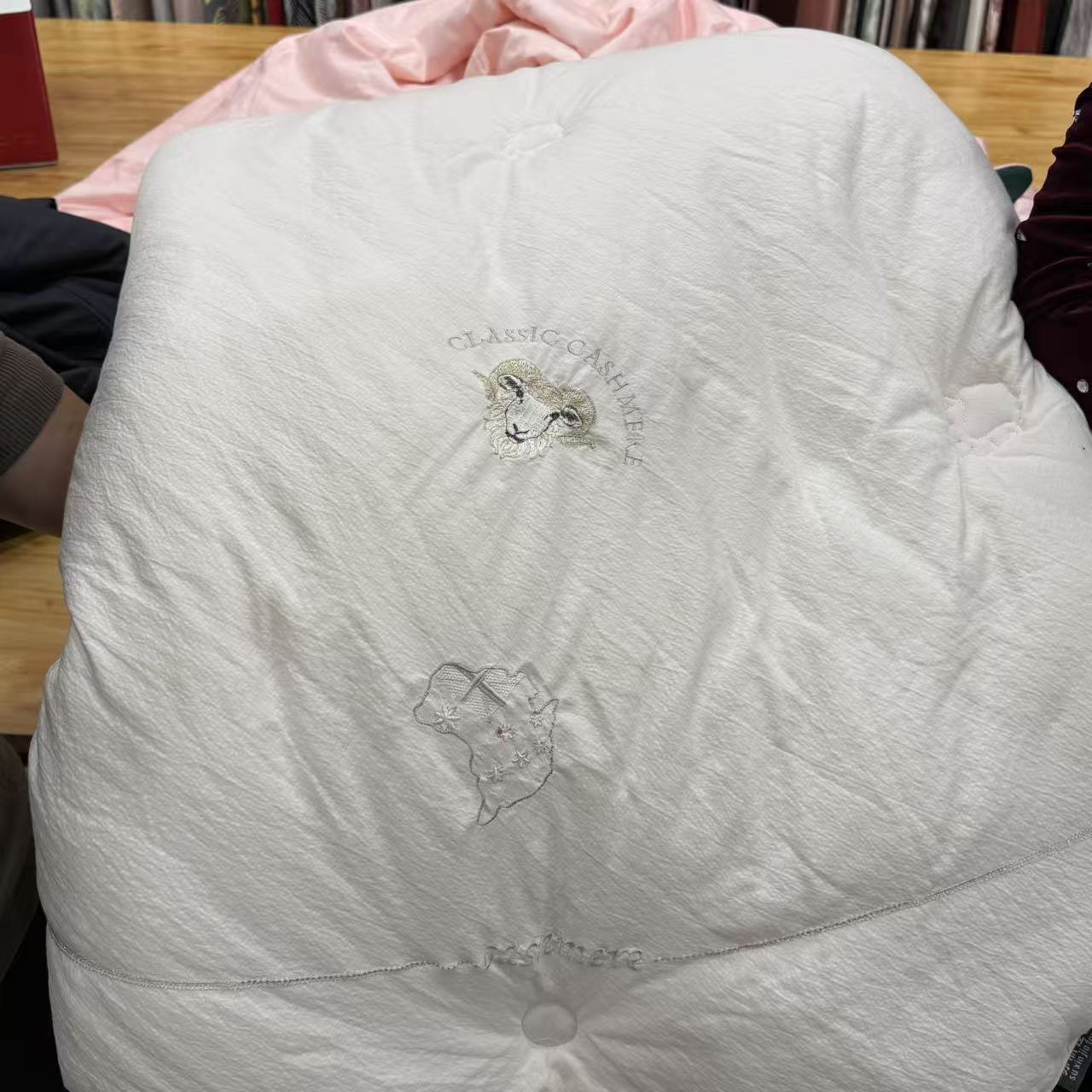 【幸福辣妈专属】臻品羊绒双人冬被2*2.3