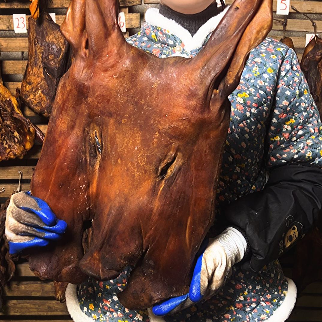 石门腊脸皮土家传统腌制小火慢熏腊香味实足