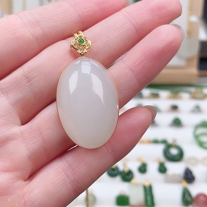 颈饰未镶嵌和田玉生*字