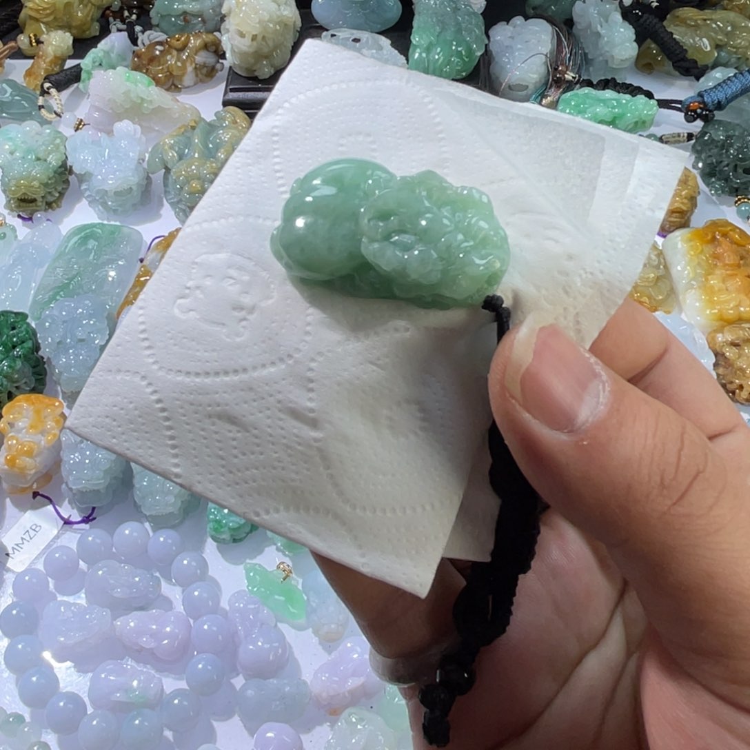 翡翠颈饰未镶嵌天然