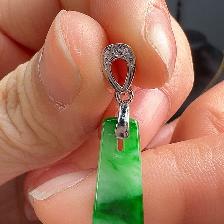 翡翠颈饰银S925镶嵌吊坠