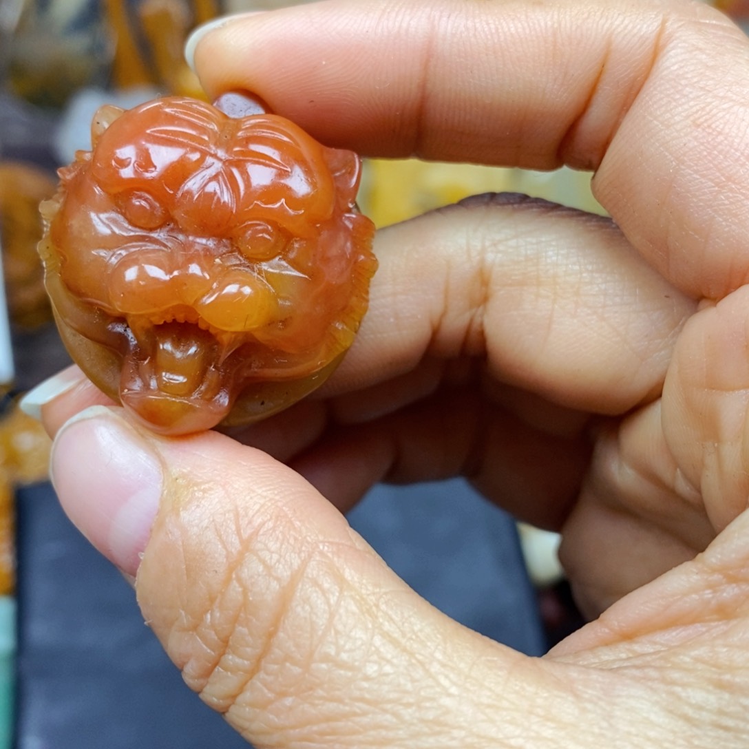 石英质玉（黄龙玉）颈饰未镶嵌