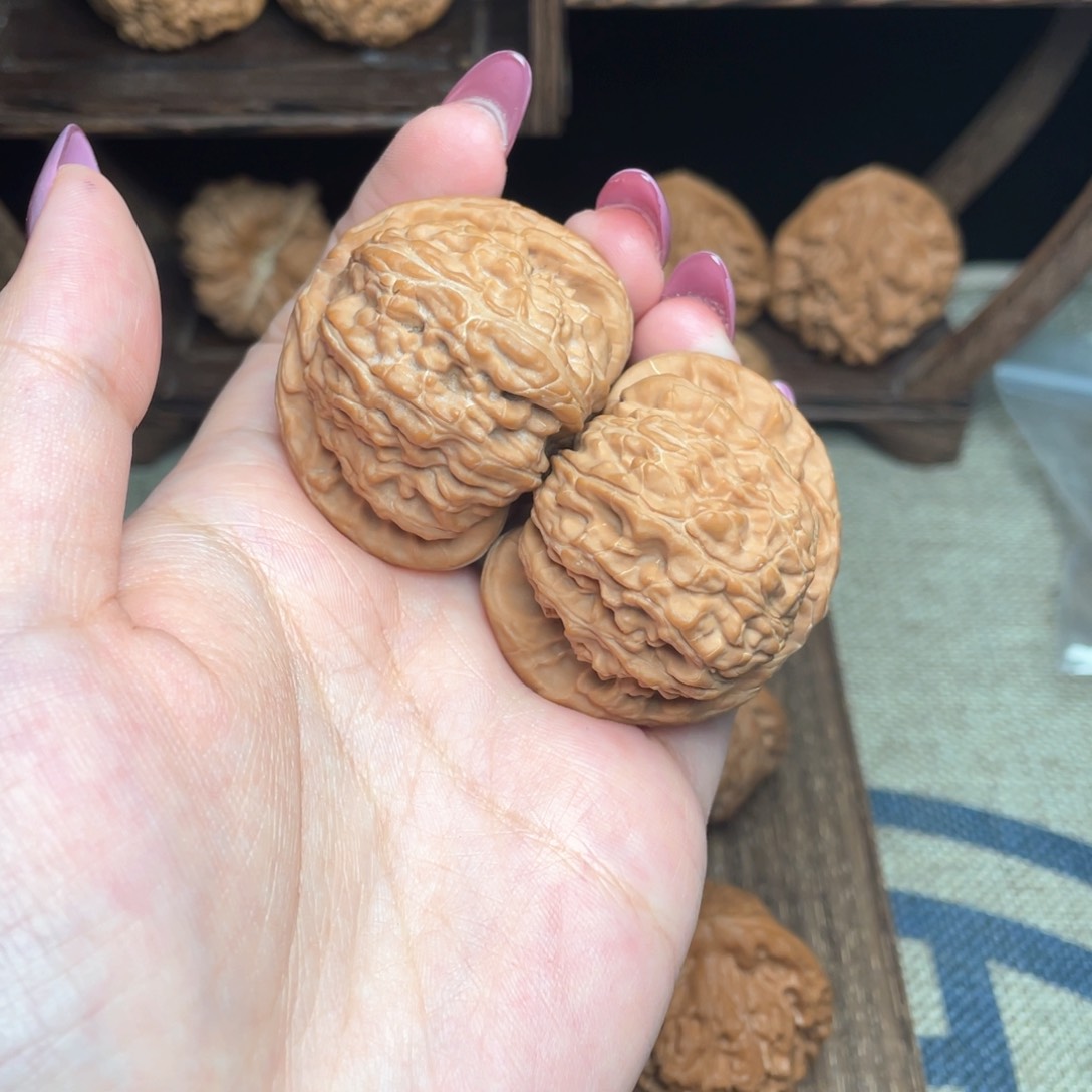 文玩核桃把件44白狮子