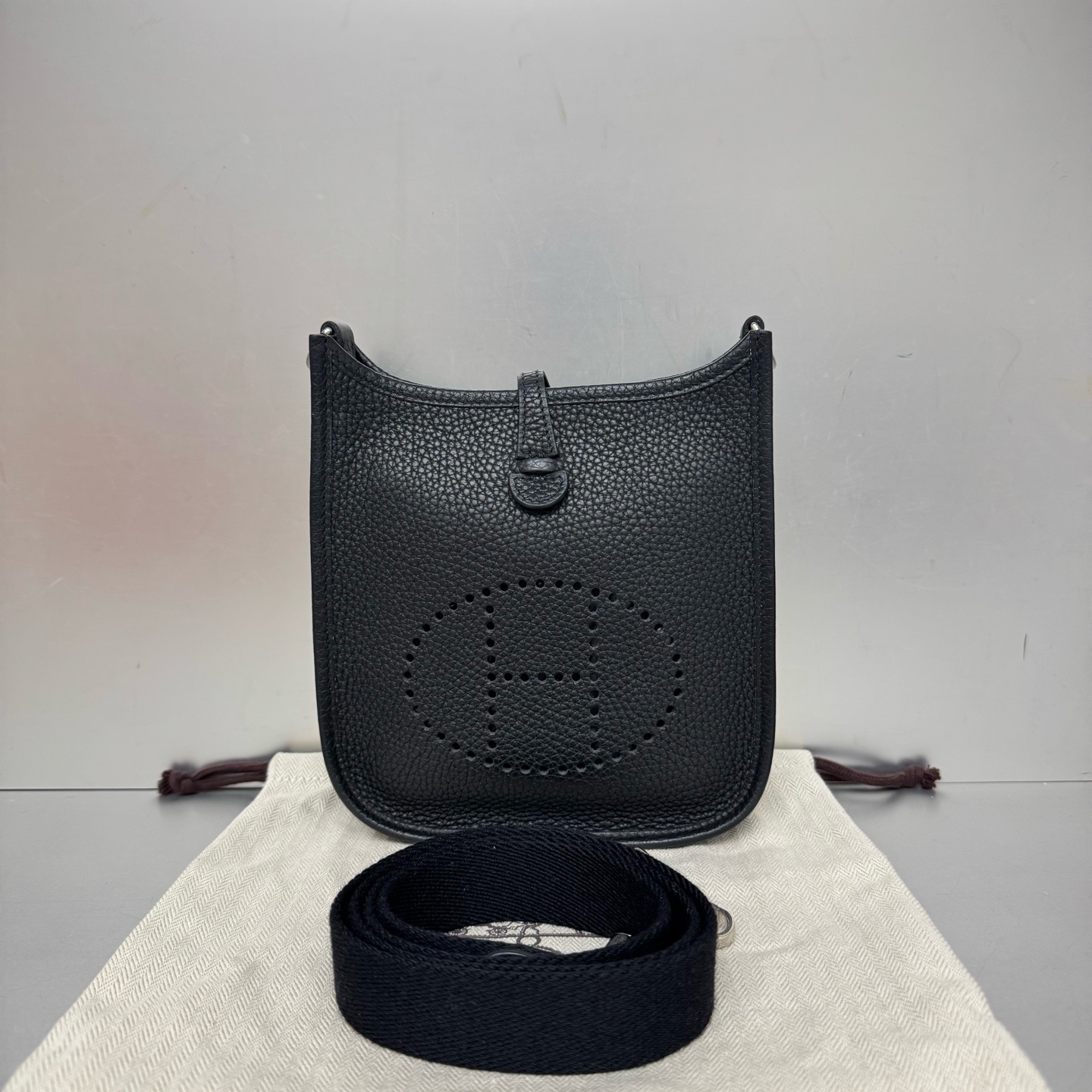 99新 Hermes/爱马仕 爱马仕伊芙琳迷你黑色银扣 99新 