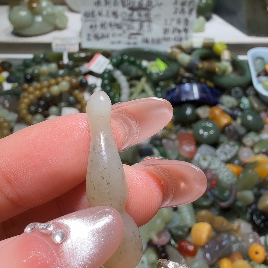 和田玉未镶嵌珠宝奇石