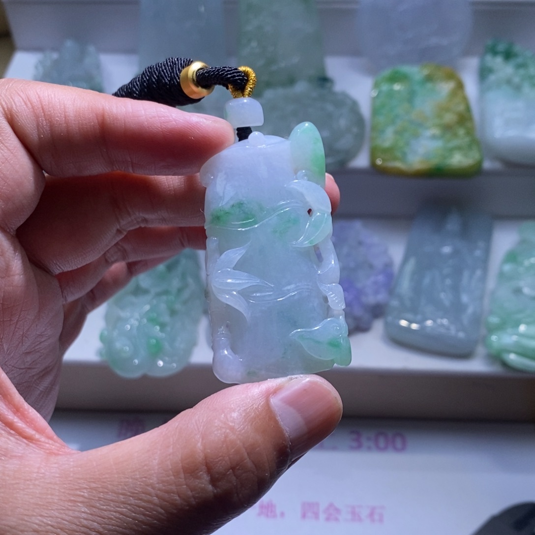 【闪购商品】翡翠颈饰未镶嵌竹节