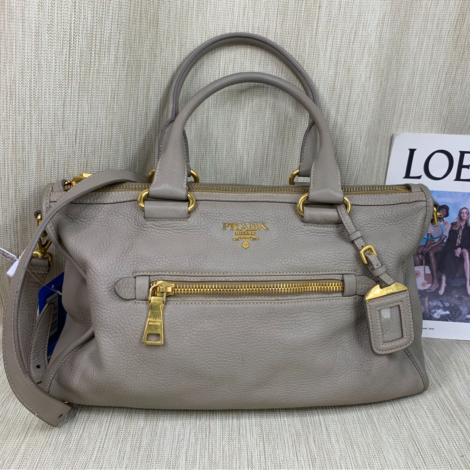 95新 Prada/普拉达 大象灰机车包/EE09811535/1535