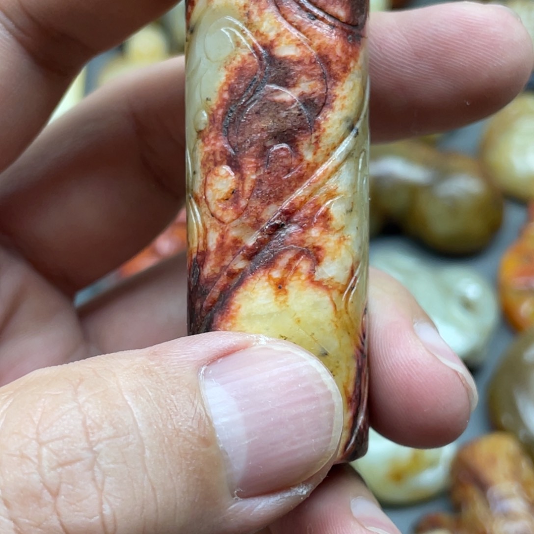 雨***虹和田玉未镶嵌颈饰