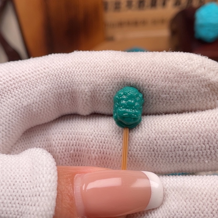 默***那绿松石未镶嵌珠宝奇石8.8