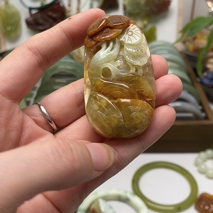 蛇纹石玉颈饰未镶嵌25