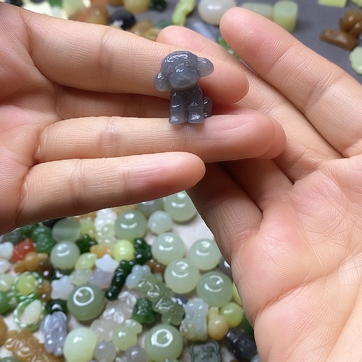 未镶嵌和田玉挂件狗