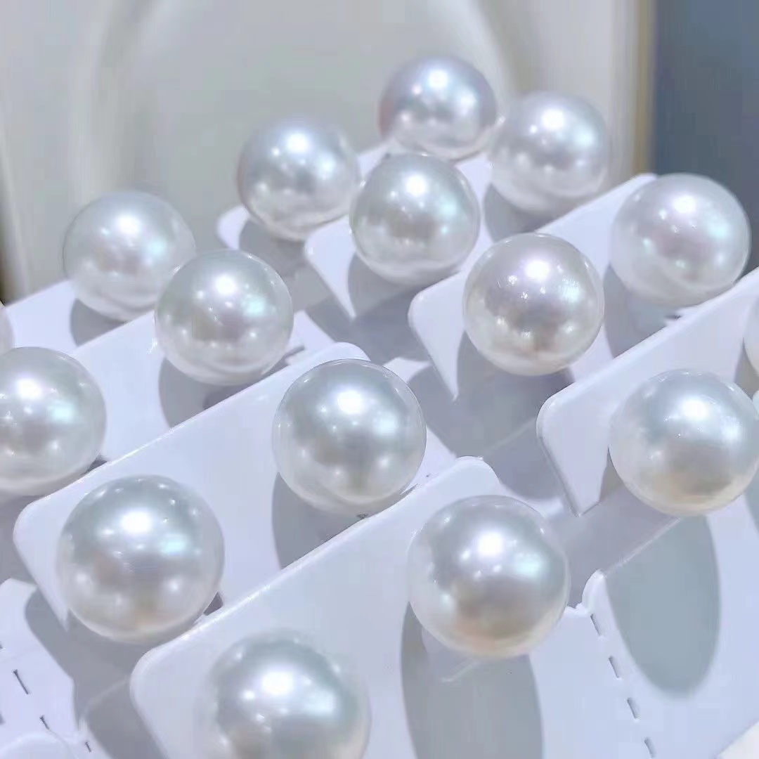 十三太保爱迪生（白）活体开蚌不退不换 可定制