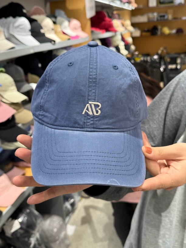 老莫推荐非常好看深蓝帽子