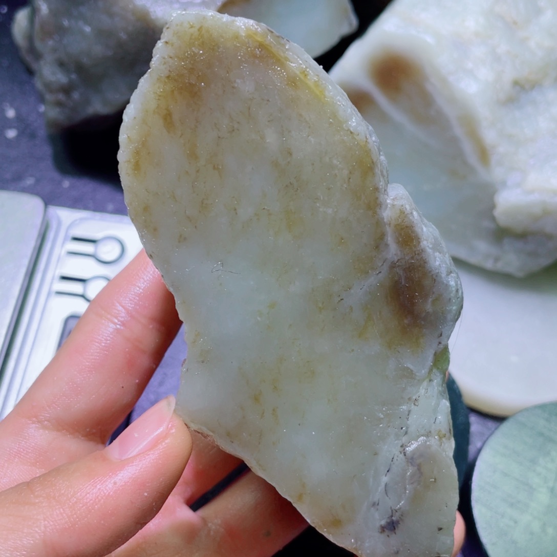 和田玉未镶嵌珠宝半成品