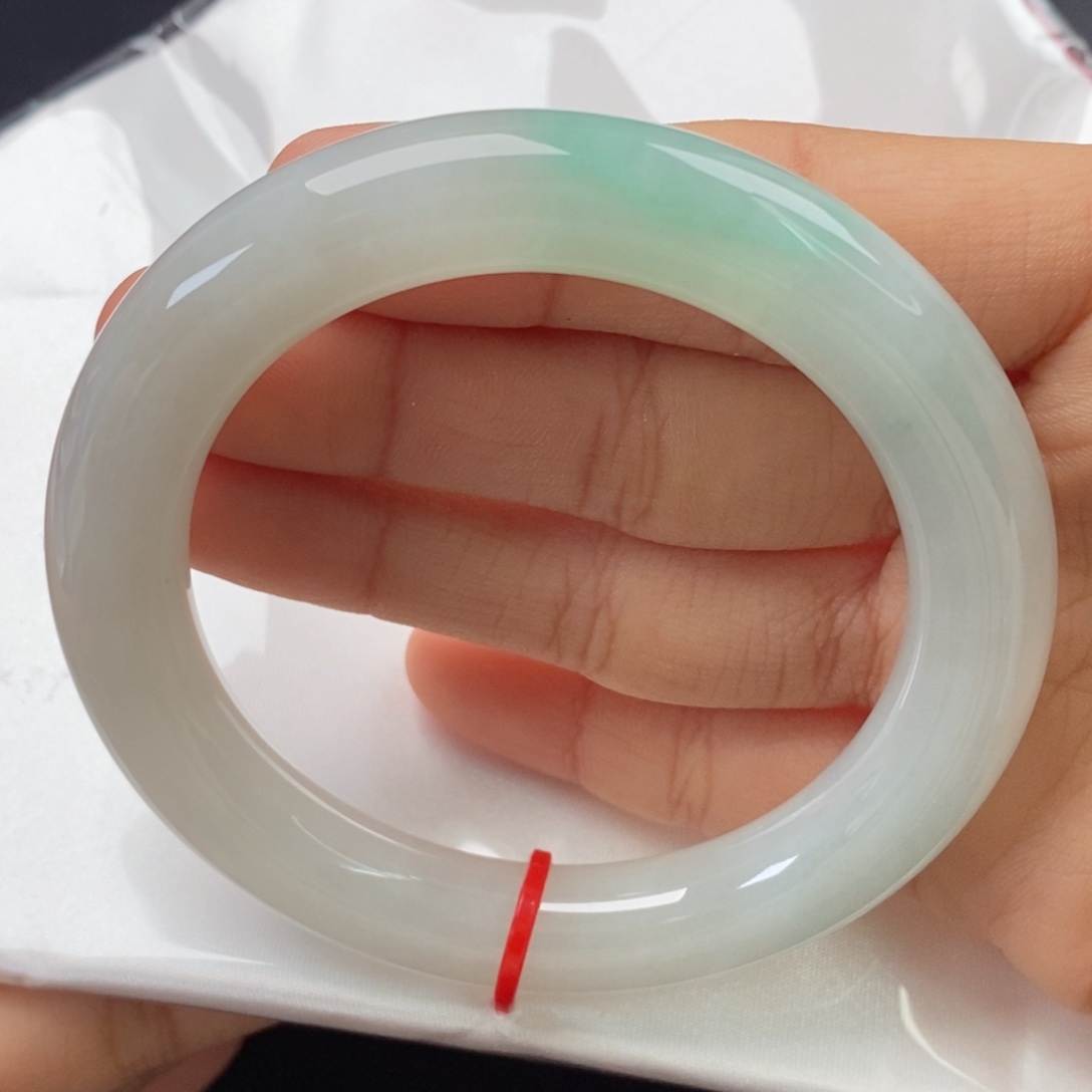 翡翠手镯（圆镯）未镶嵌