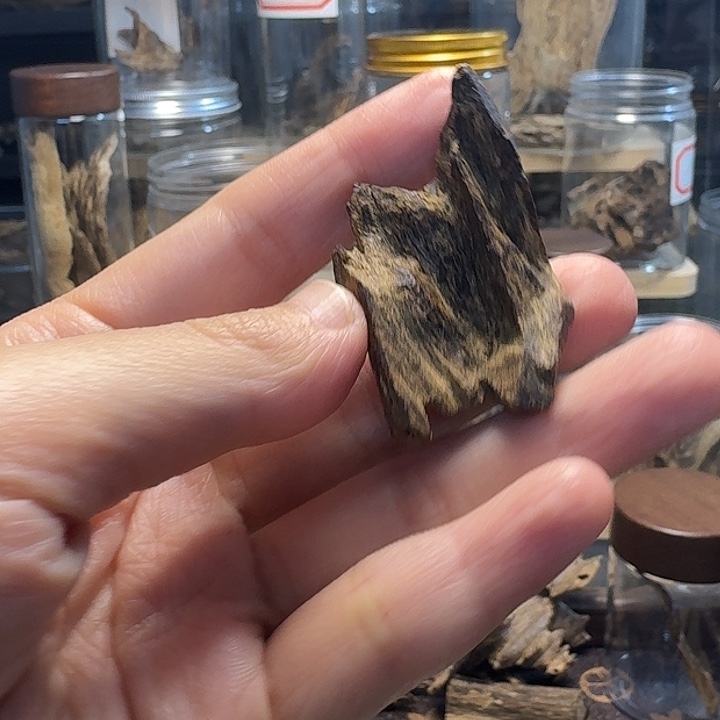 沉香沉香枕海南沉水包头5.4