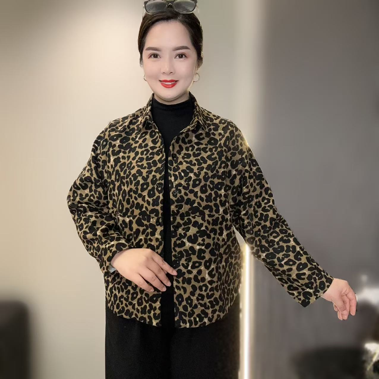 2025春季新款长袖衬衫领洋气减龄时尚妈妈装女士上衣外套