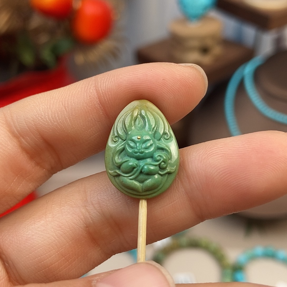 绿松石配饰未镶嵌