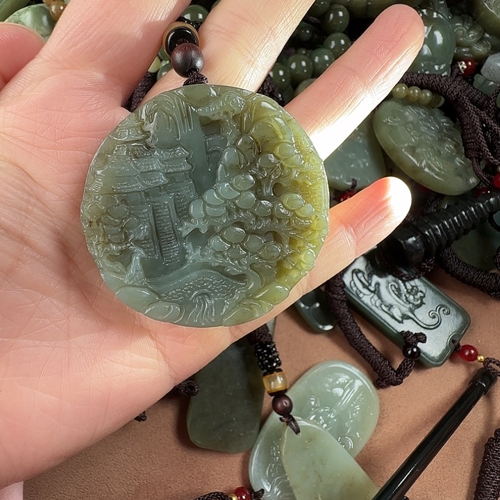 和田玉颈饰未镶嵌