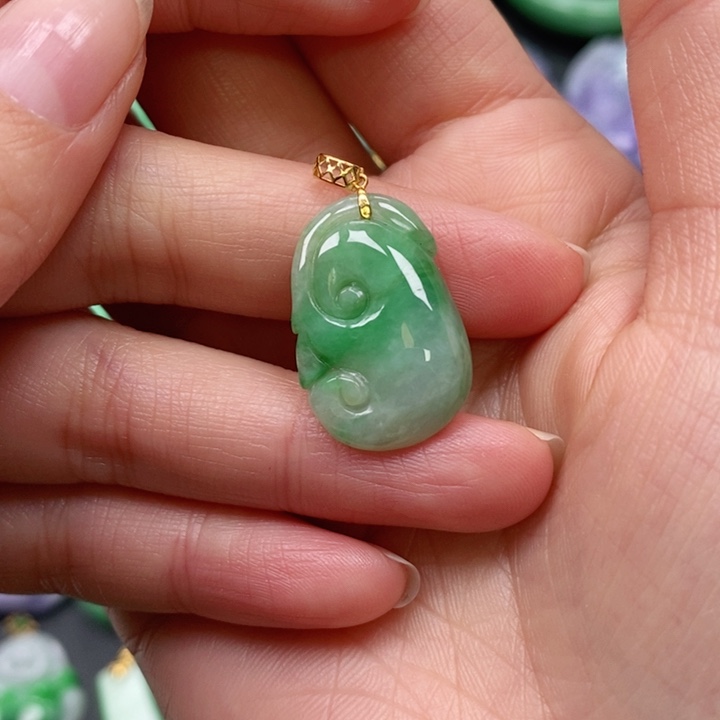 翡翠颈饰未镶嵌吊坠